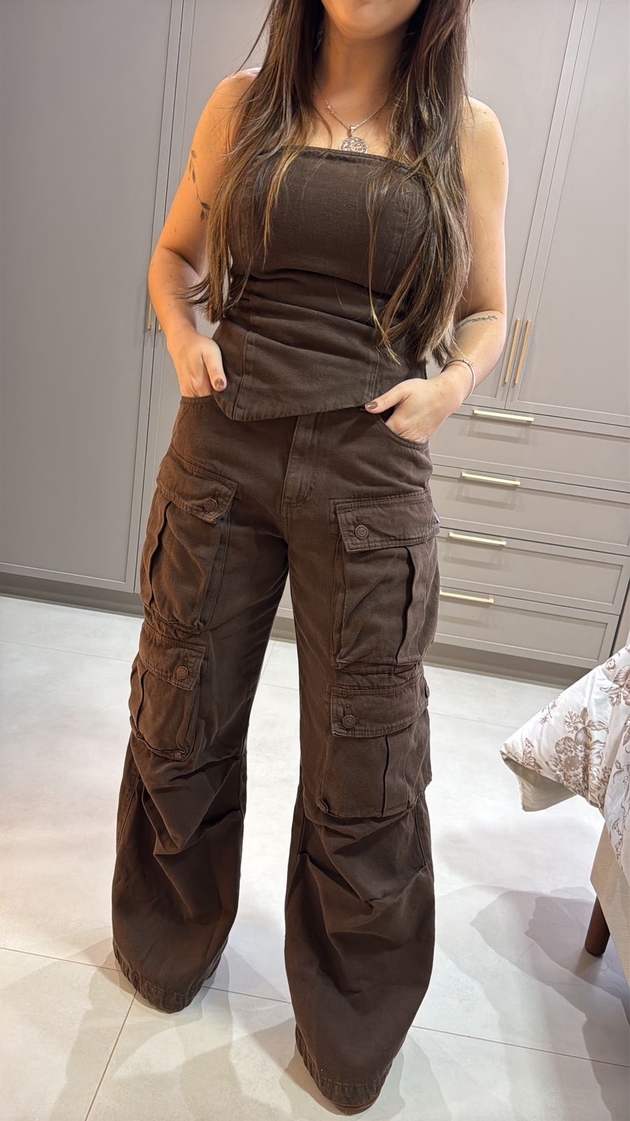 CONJUNTO CALCA CARGO, TOP ASSIMETRICO UTILITY