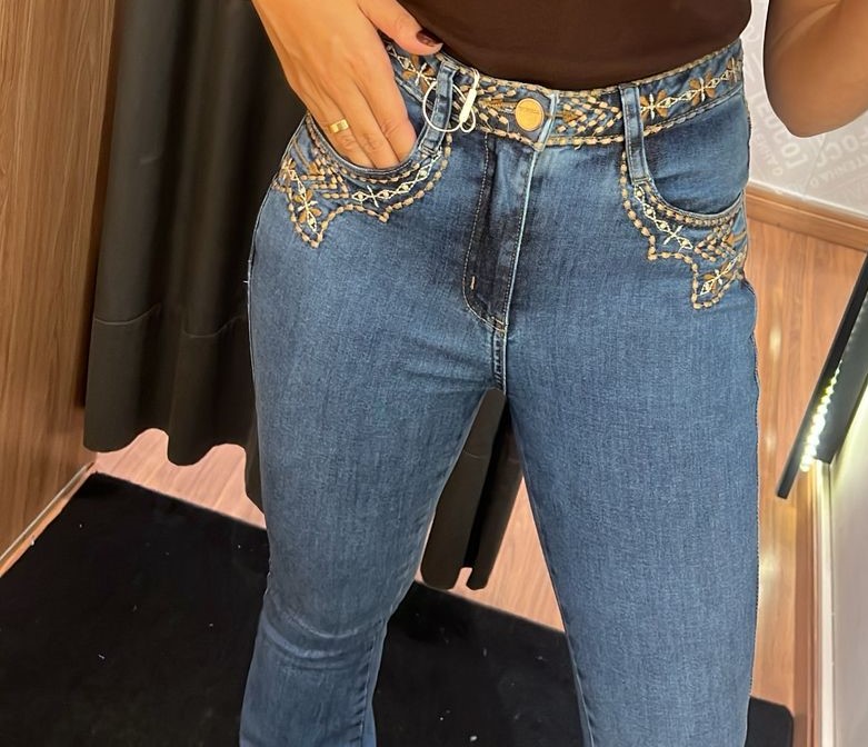 REF. 262039 CALÇA FEM BORDADA FLARE MINUTY - Imagem 2