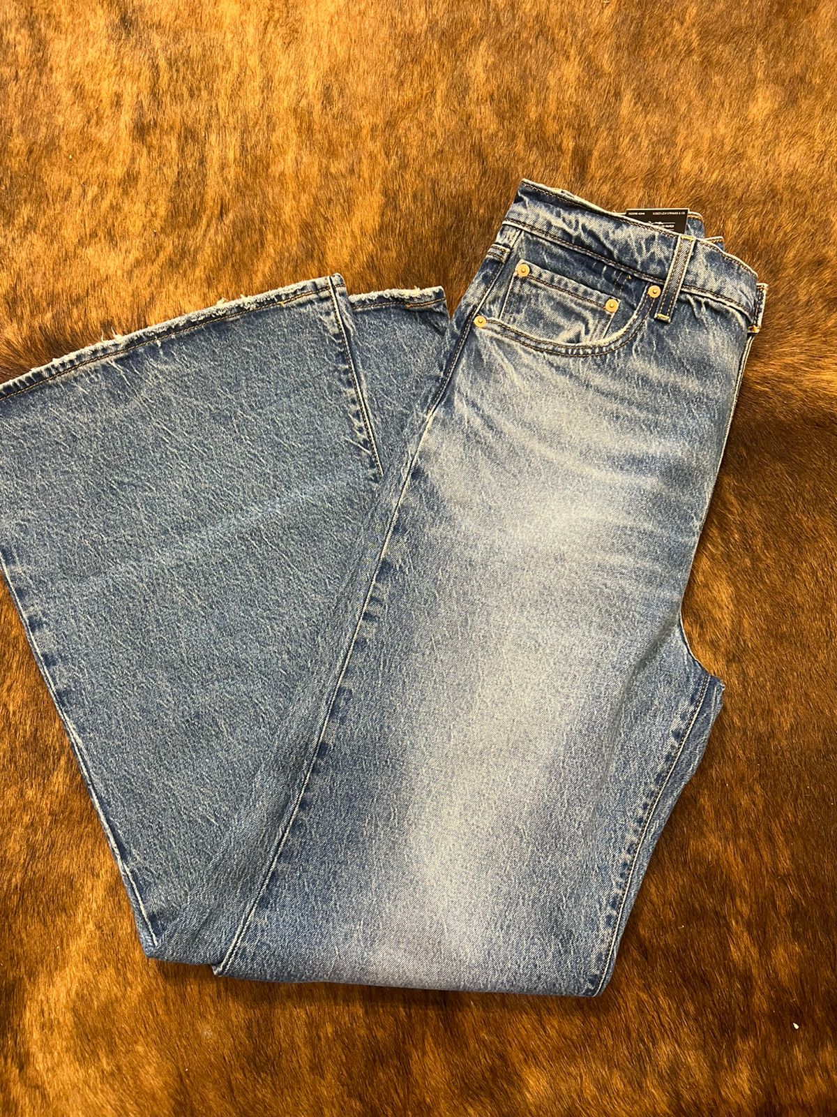 CALCA JEANS RIBCAGE BELL LEVIS A75030020